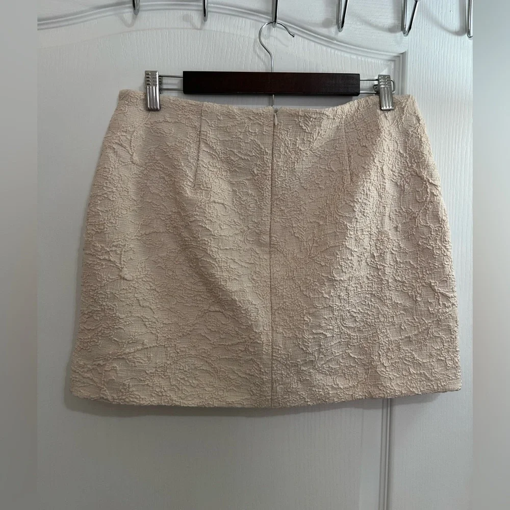 Arefeva Chic Lace Mini Skirt in Cream size L